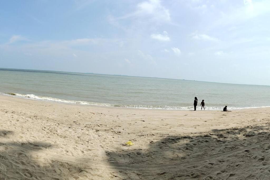 NurIzz Condostay Homestay Pantai Puteri Melaka Kampong Bukit Darat Luaran gambar